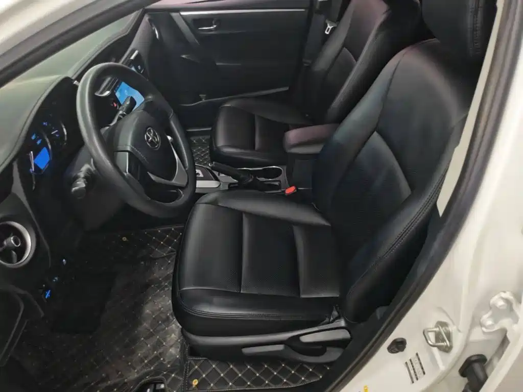 Toyota Corolla 2018 — фото 15