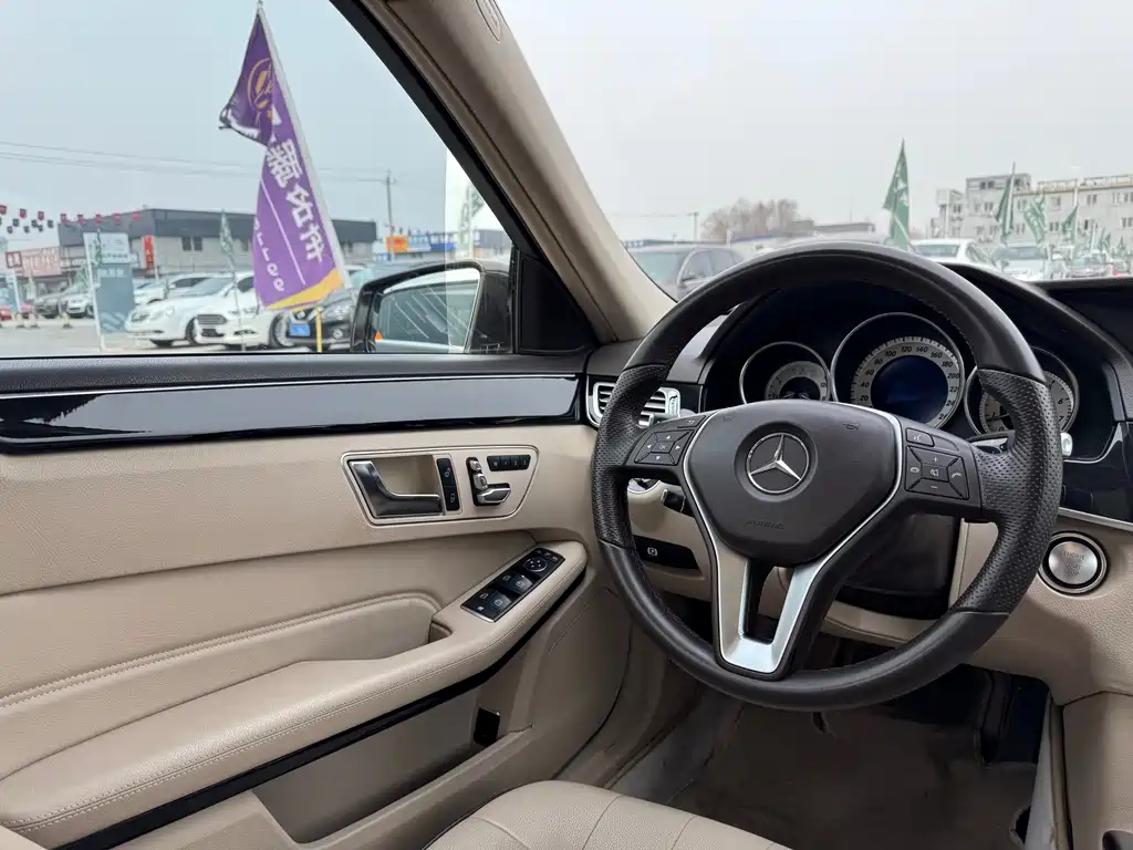 Mercedes-Benz E-Class 2015 — фото 16