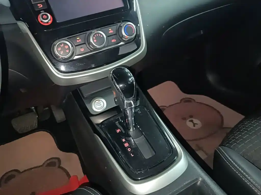 Nissan Tiida 2018 — фото 14