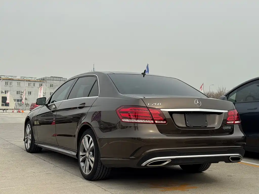 Mercedes-Benz E-Class 2015 — фото 26