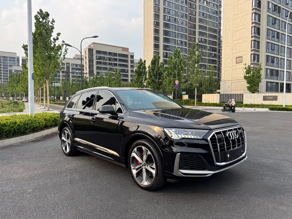 Audi Q7 2021 — фото 3