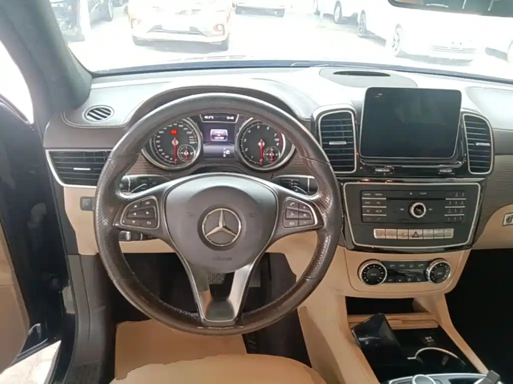 Mercedes-Benz GLE 2018 — фото 11
