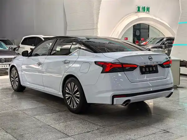 Nissan Teana 2024