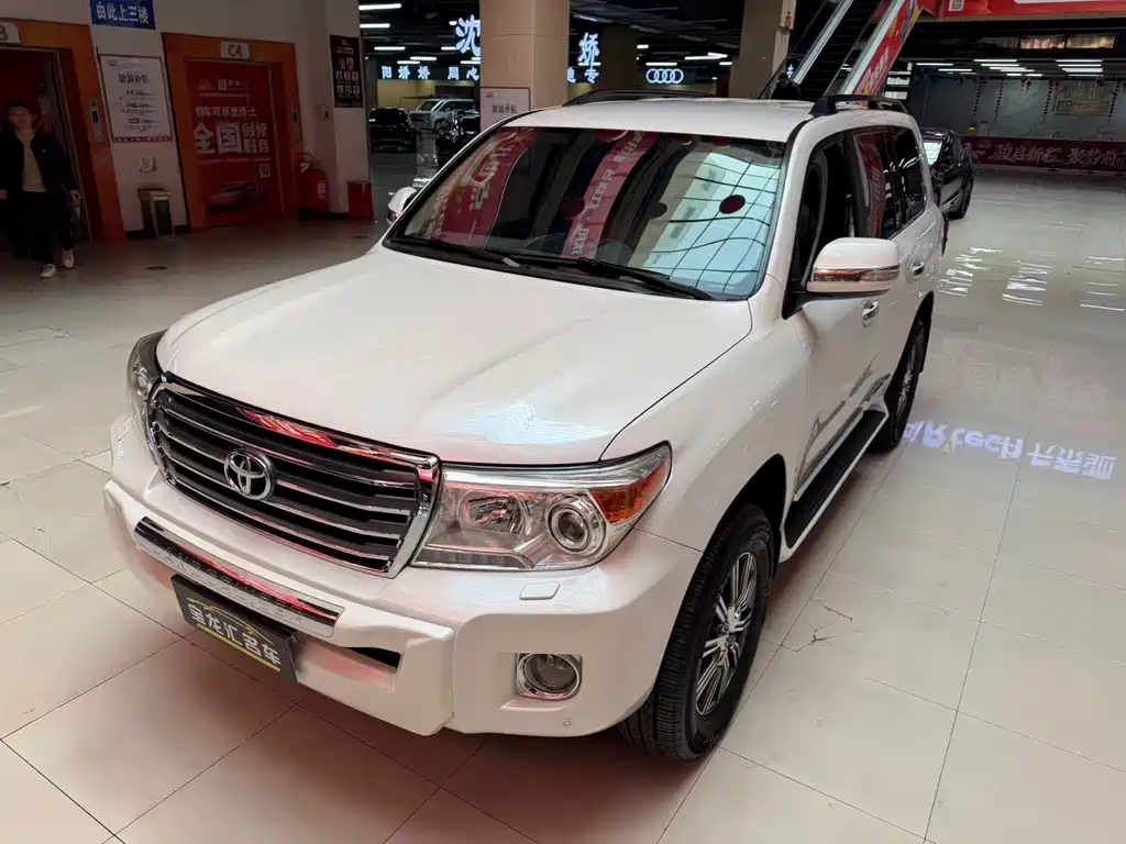 Toyota Land Cruiser 2015 — фото 9