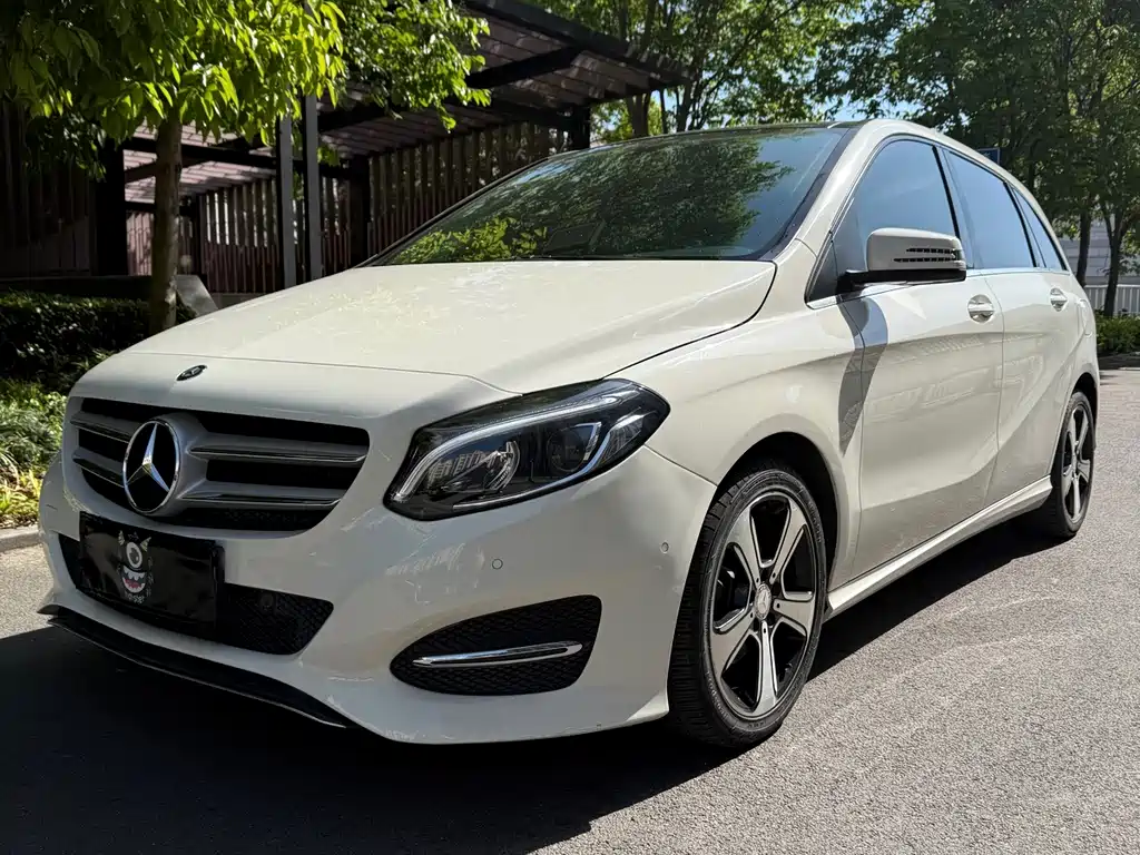 Mercedes-Benz B-Class 2017 — фото 1