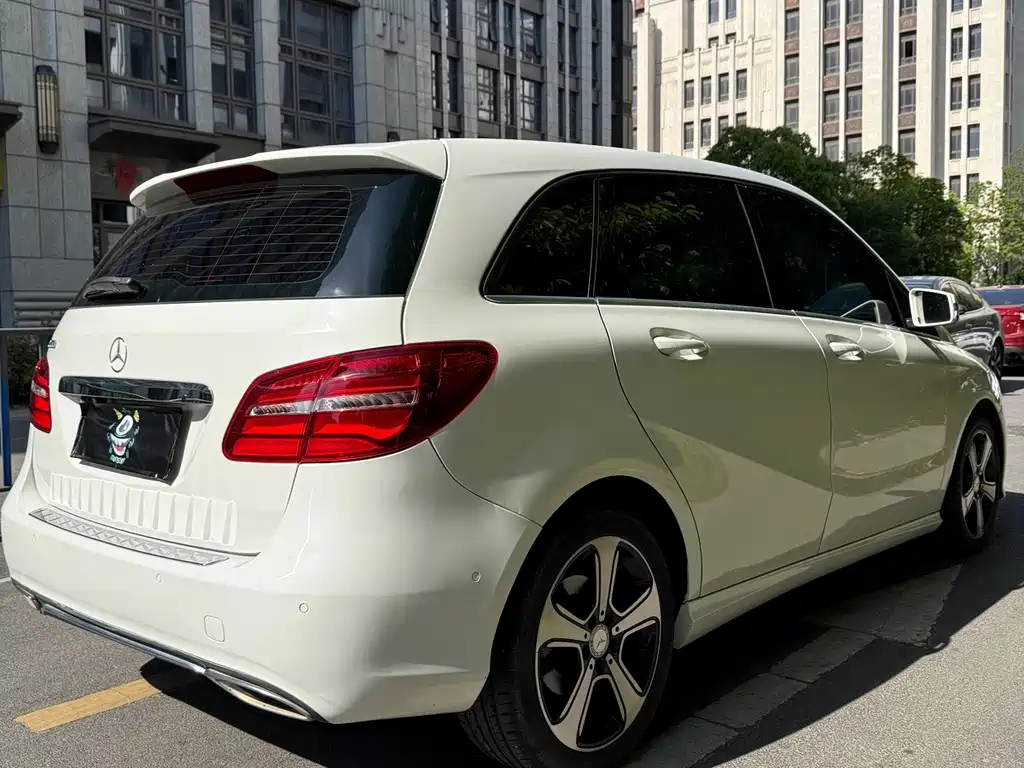 Mercedes-Benz B-Class 2017 — фото 16