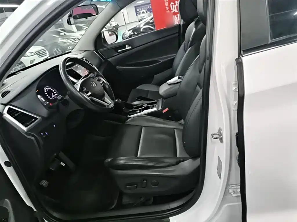 Hyundai Tucson 2018 — фото 15