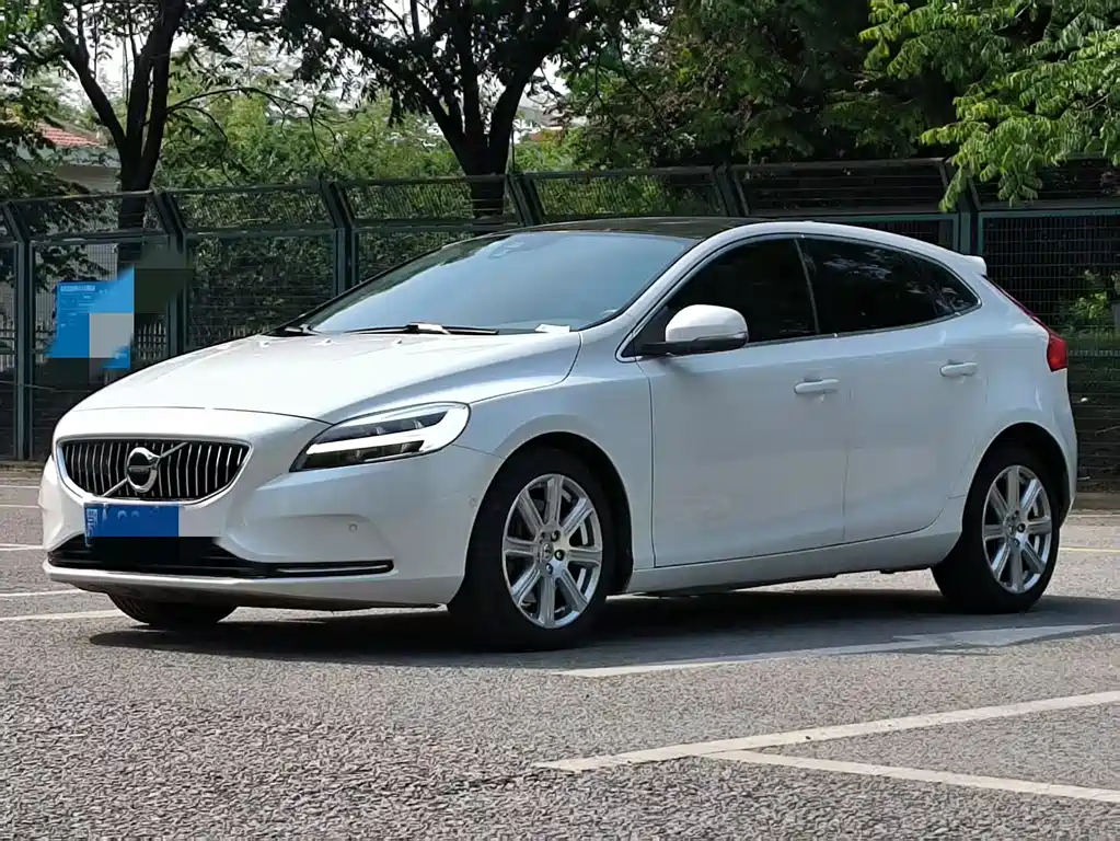 Volvo V40 2018 — фото 3