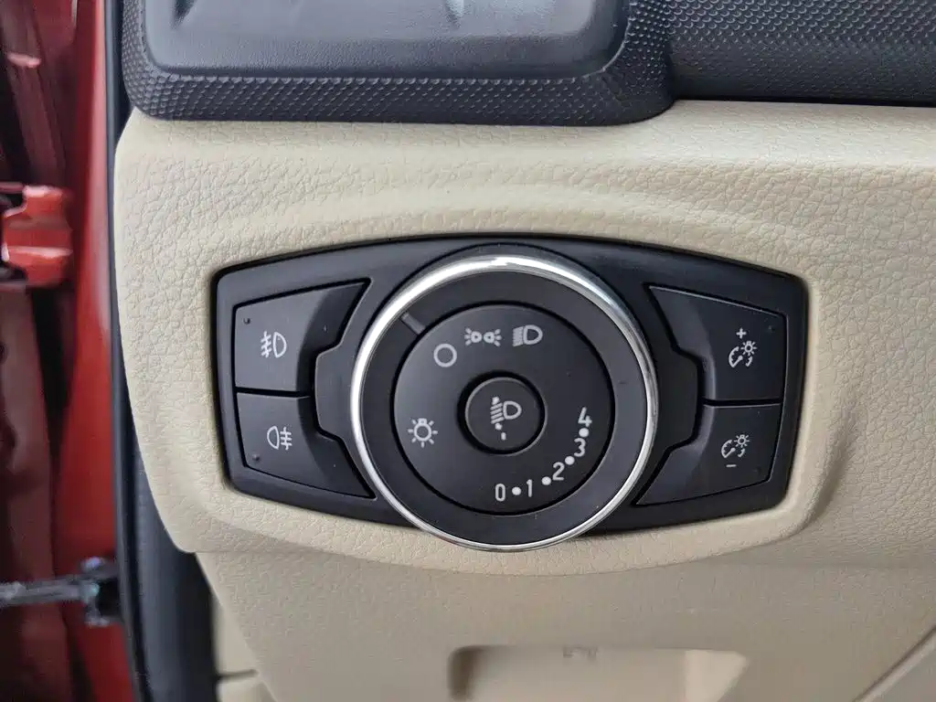 Ford Everest 2017 — фото 21