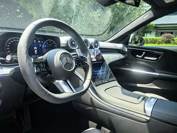 Mercedes-Benz C-Class 2025