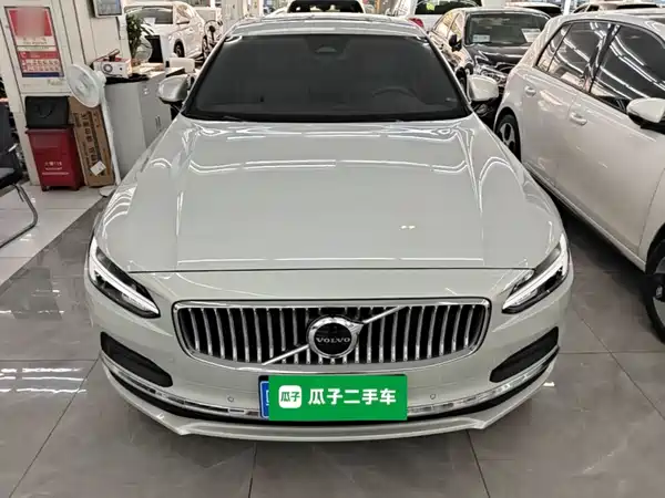 Volvo S90 2022
