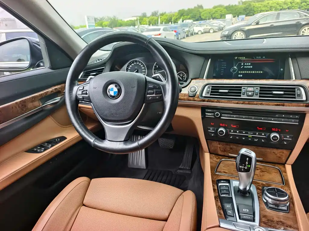 BMW 7 Series 2013 — фото 41