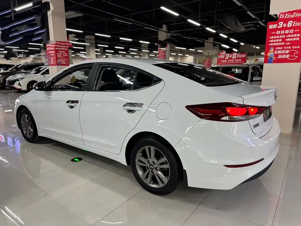 Hyundai Elantra 2016