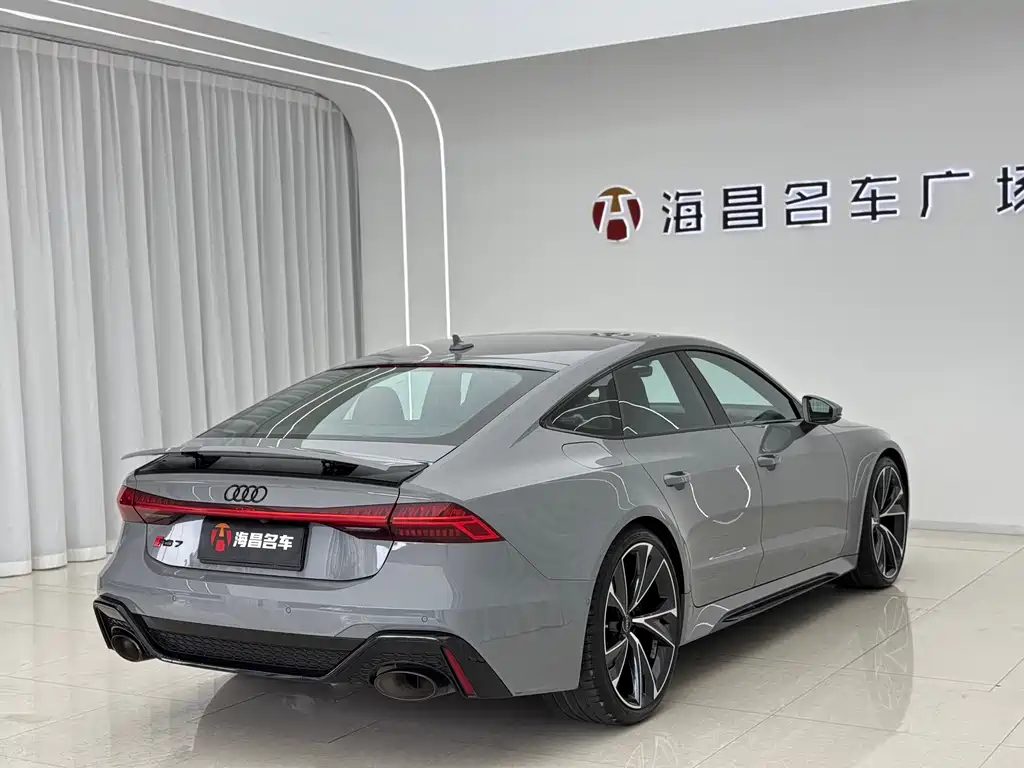 Audi RS 7 2025 — фото 9