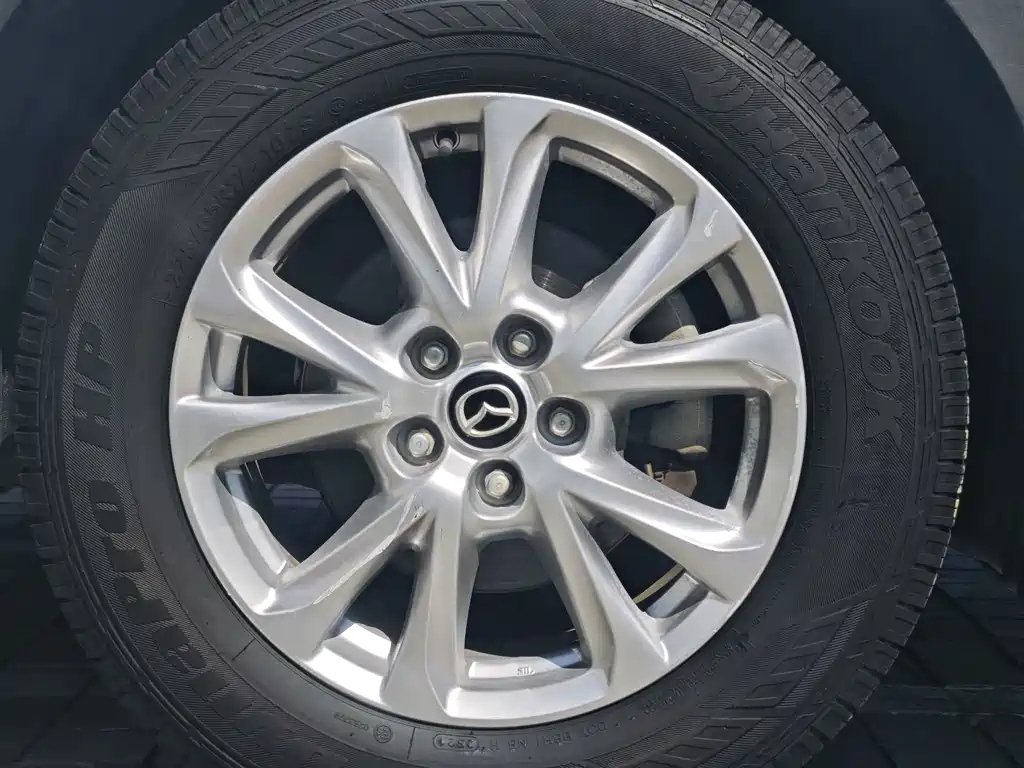 Mazda CX-4 2017 — фото 16