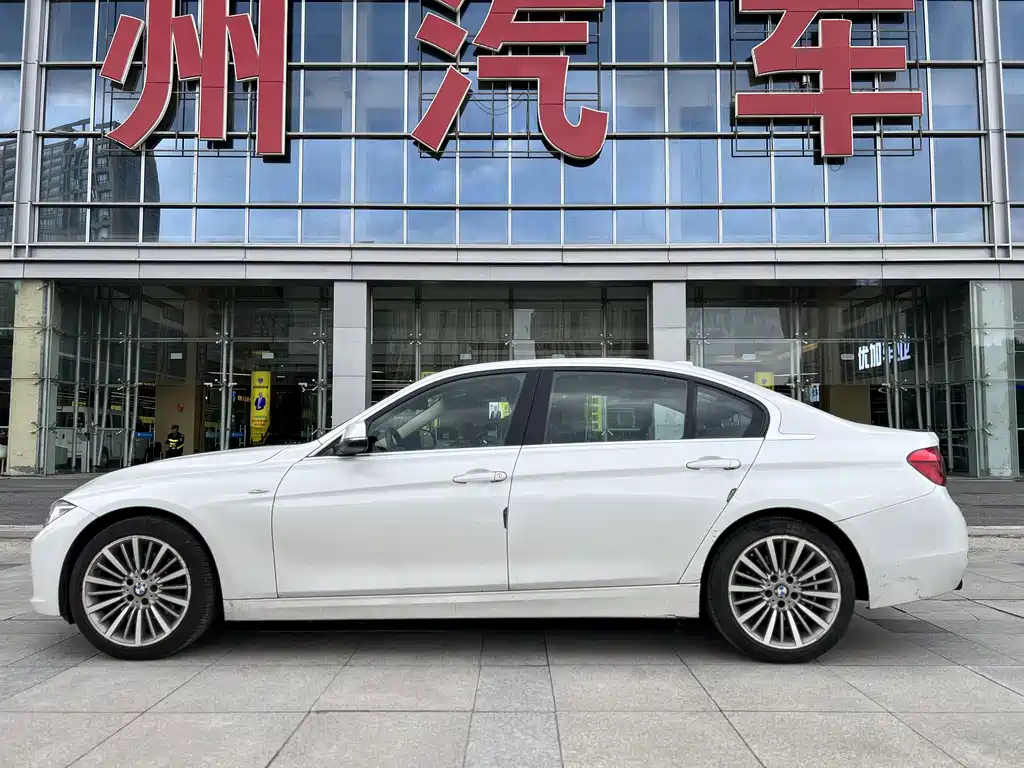 BMW 3 Series 2019 — фото 7