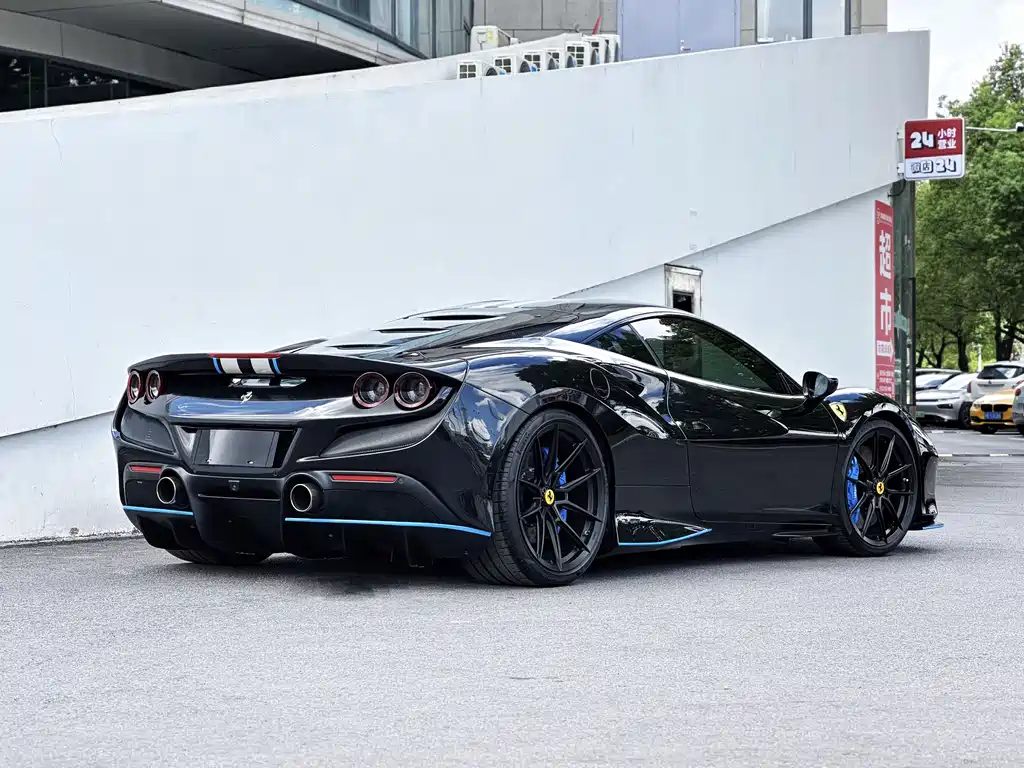 Ferrari F8 2019 — фото 19