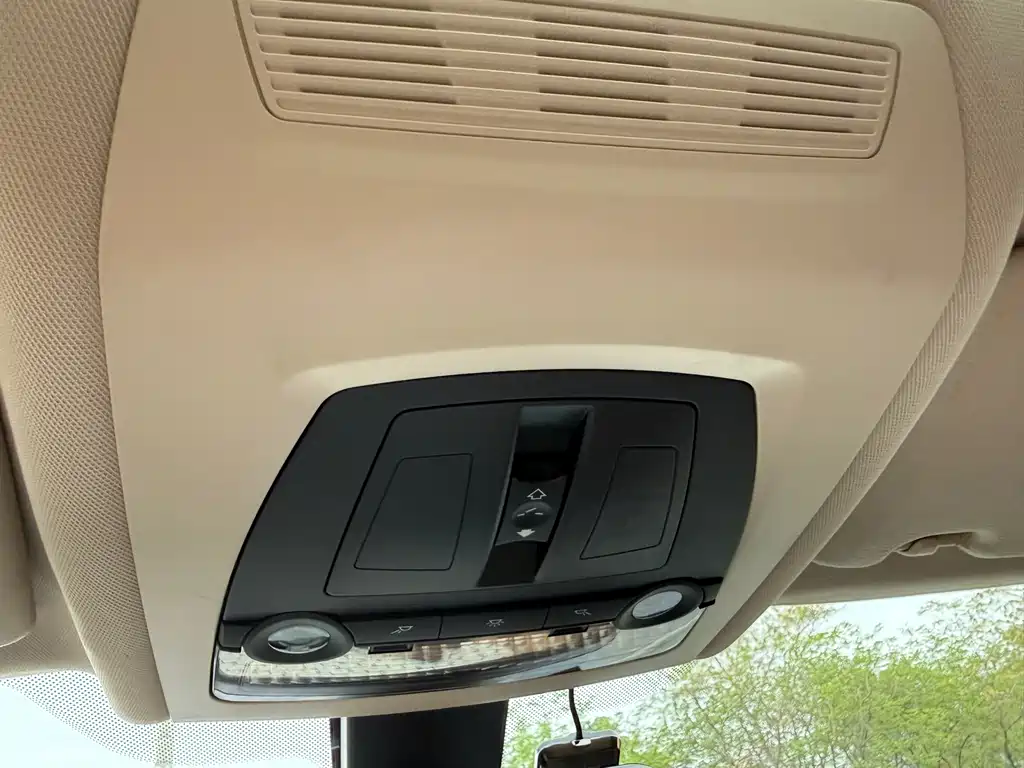 BMW 5 Series 2015 — фото 28