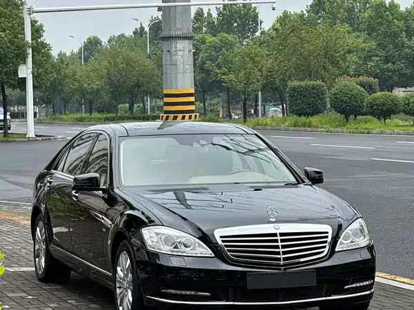 Mercedes-Benz S-Class 2012