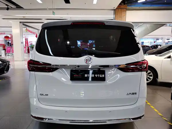 Buick GL8 2025