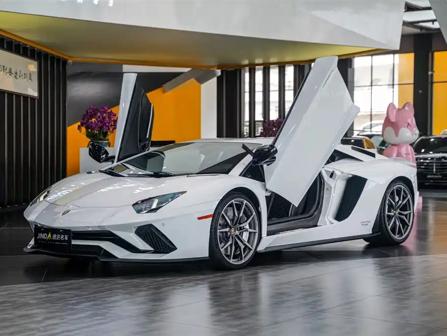 Lamborghini Aventador 2019
