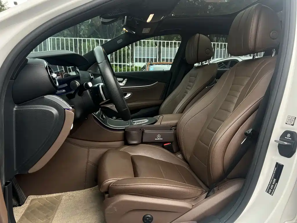 Mercedes-Benz E-Class 2022 — фото 14