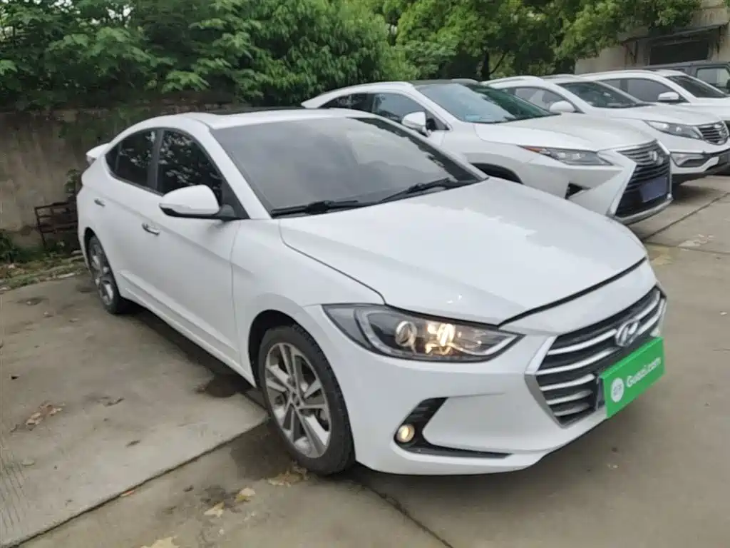 Hyundai Elantra 2019 — фото 4