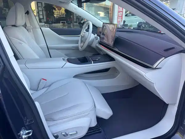 Buick Zhijing L7 2025