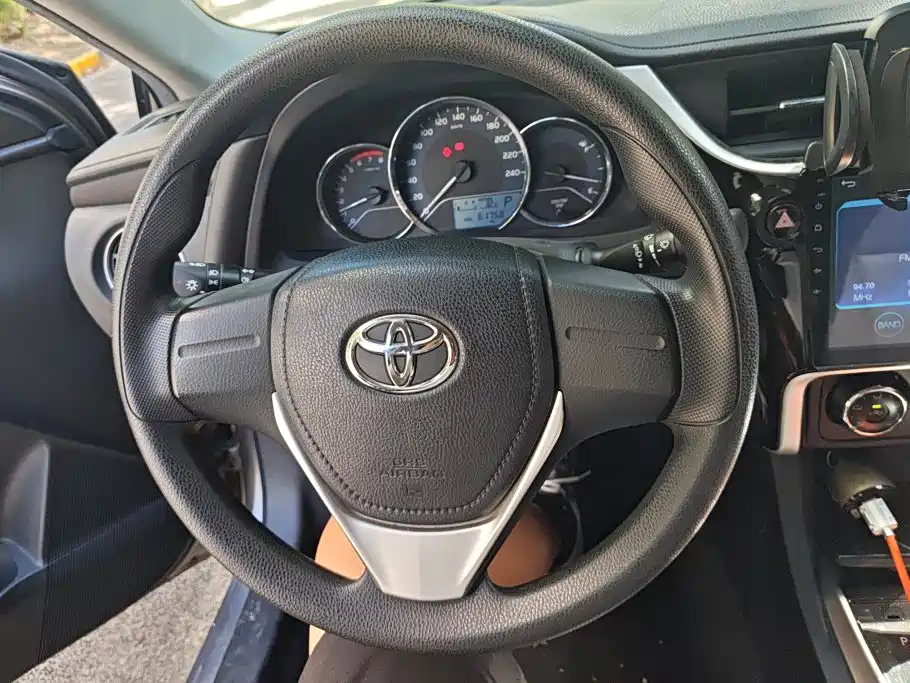 Toyota Corolla 2017 — фото 15