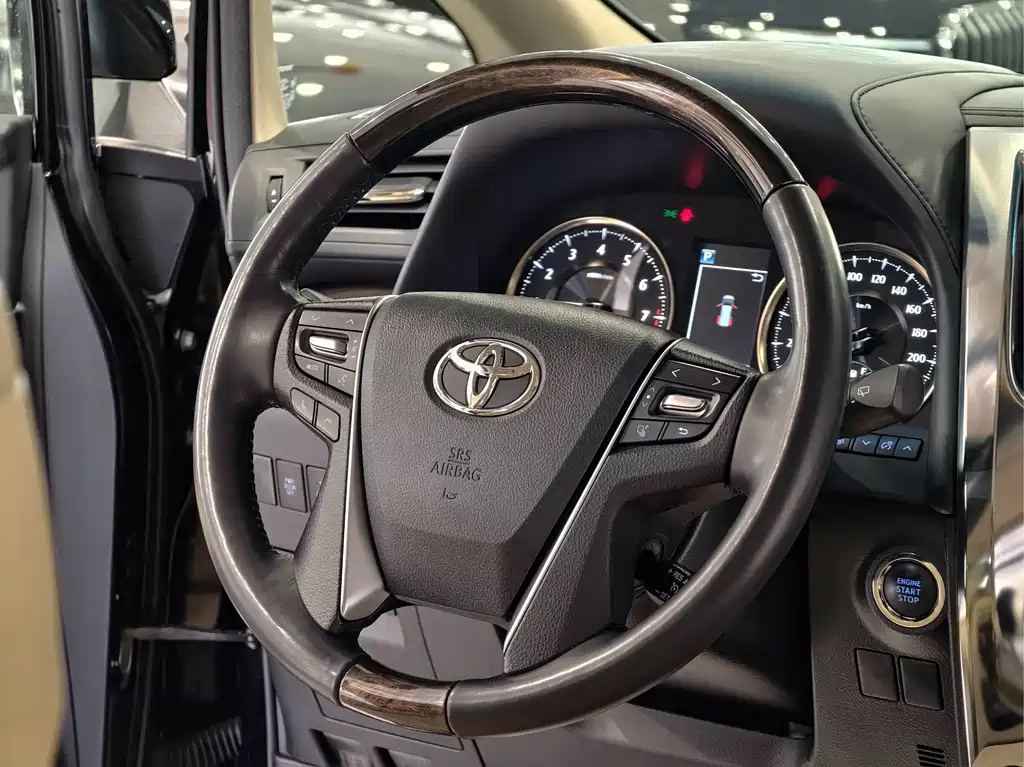 Toyota Alphard 2018 — фото 14