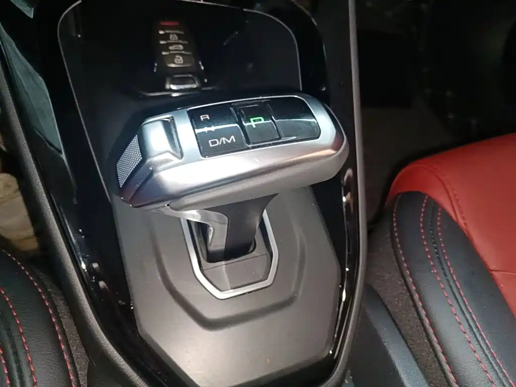 Haval H2s 2018 — фото 14