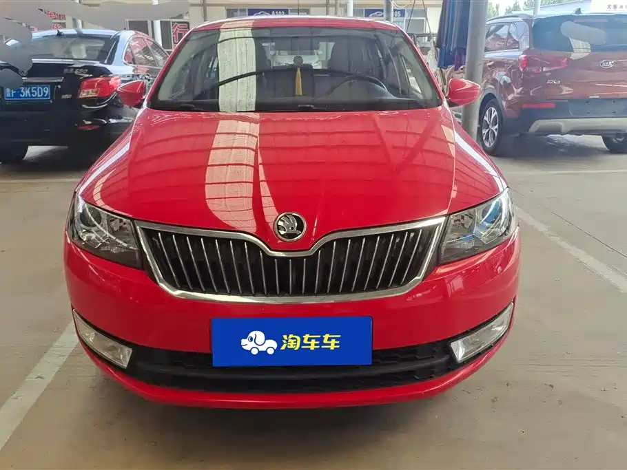 Skoda Rapid Spaceback 2014 — фото 2