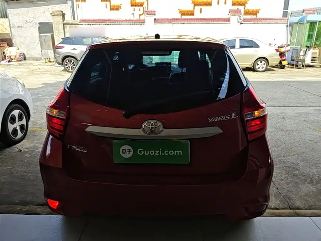 Toyota Yaris L 2022 — фото 6