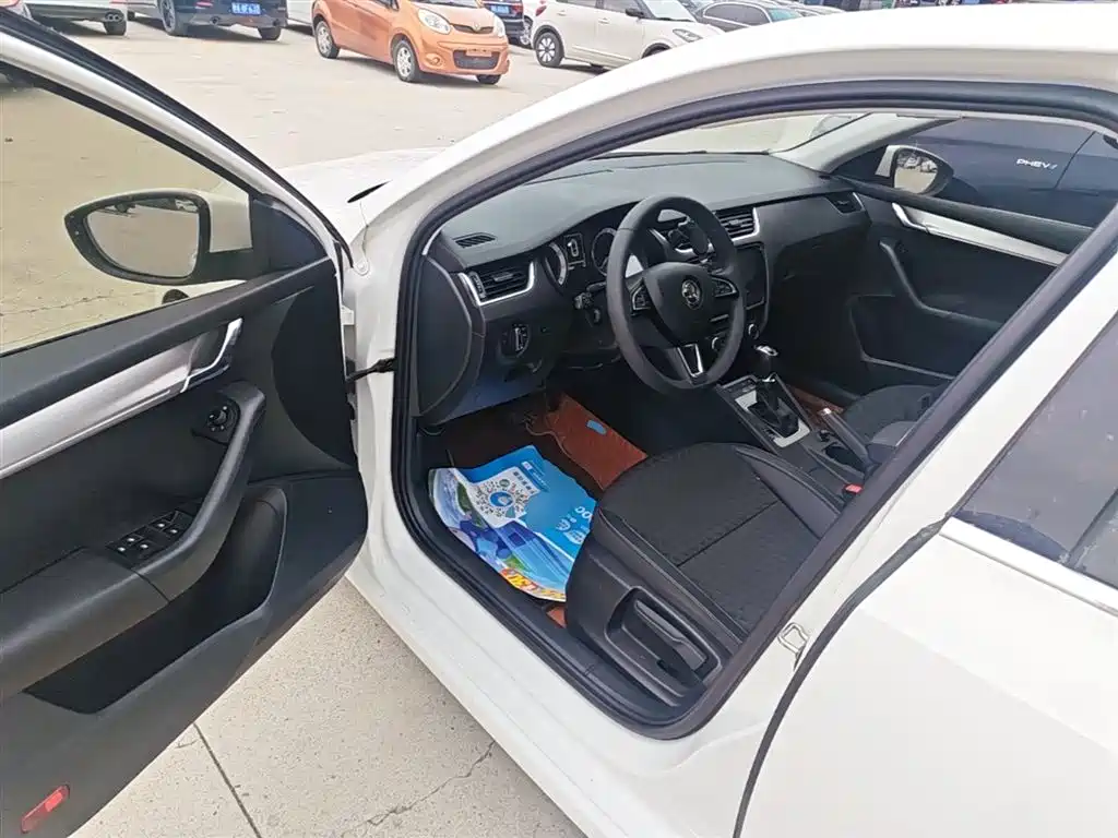 Skoda Octavia 2019 — фото 16