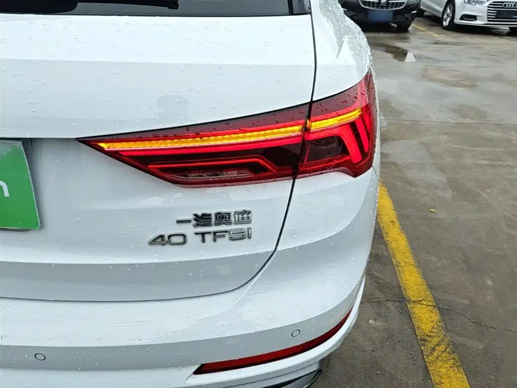 Audi Q3 2020 — фото 8