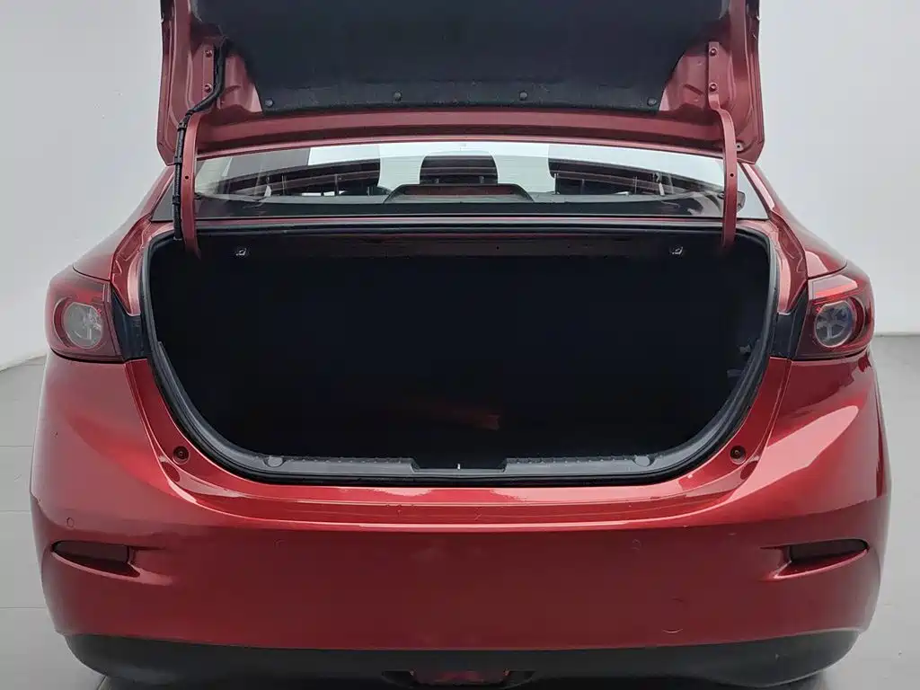 Mazda 3 Axela 2019 — фото 16