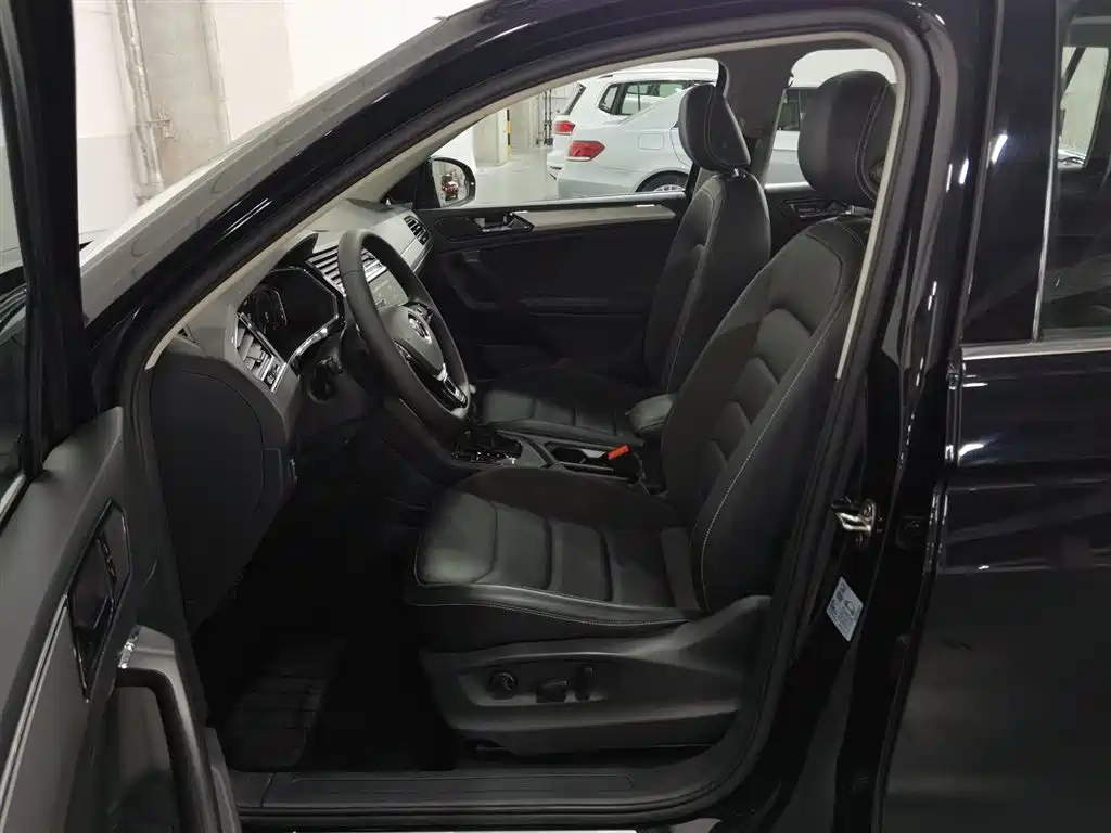 Volkswagen Tiguan L 2021 — фото 10