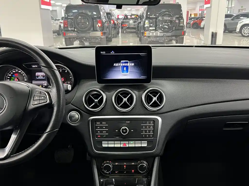 Mercedes-Benz GLA 2018 — фото 11