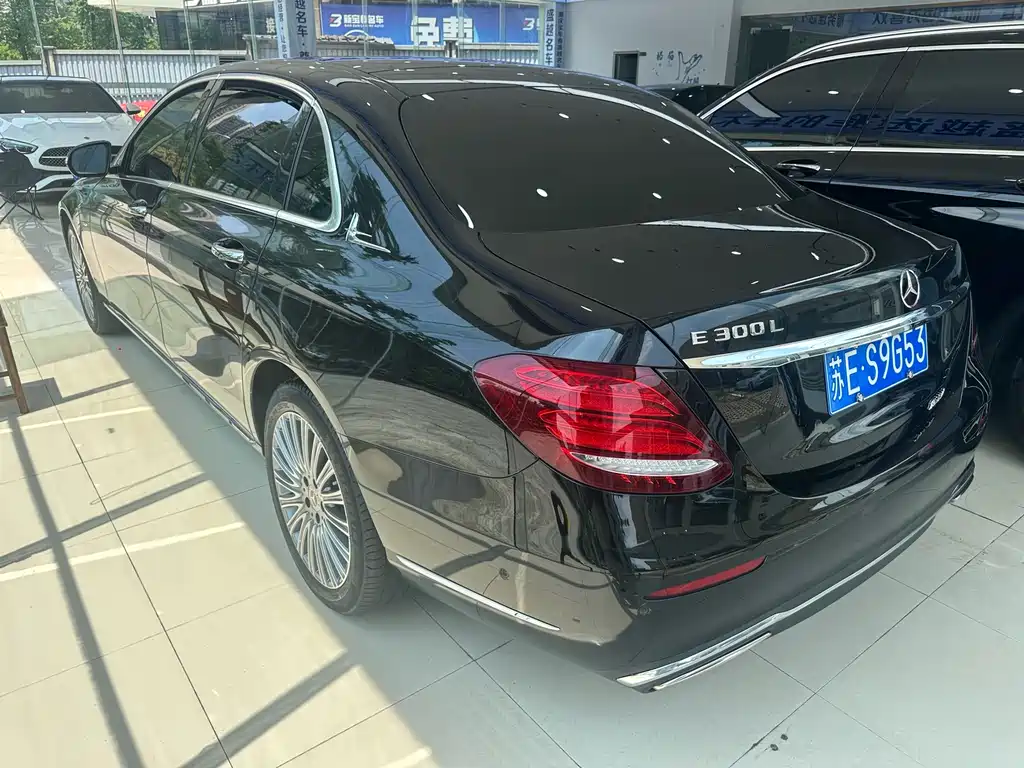 Mercedes-Benz E-Class 2020 — фото 12