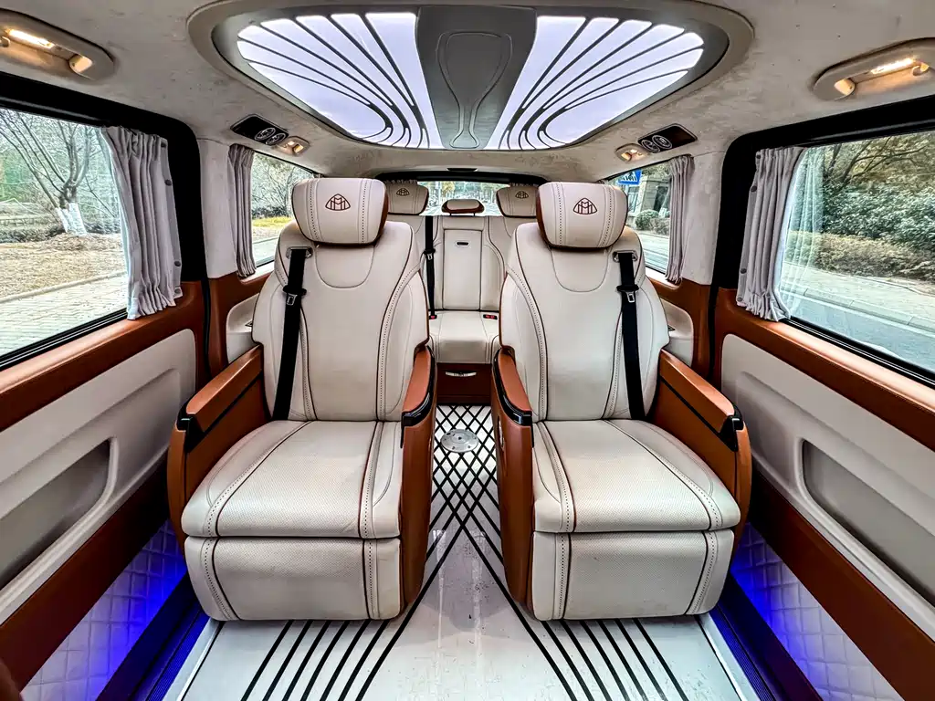 Mercedes-Benz Vito 2023 — фото 20