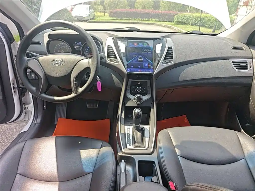 Hyundai Elantra Langdong 2016 — фото 10