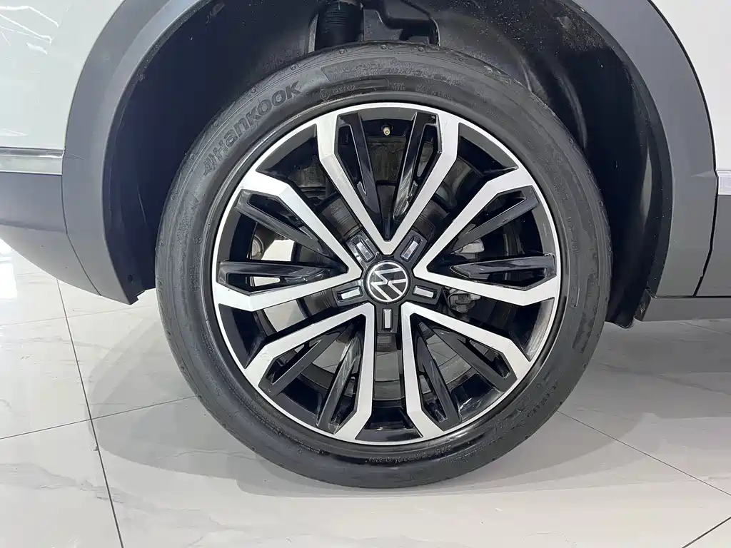 Volkswagen T-Roc 2023 — фото 20