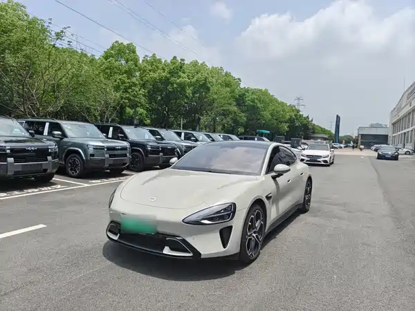 Xiaomi SU7 2024
