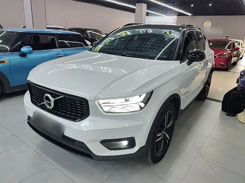 Volvo XC40 2020 — фото 2