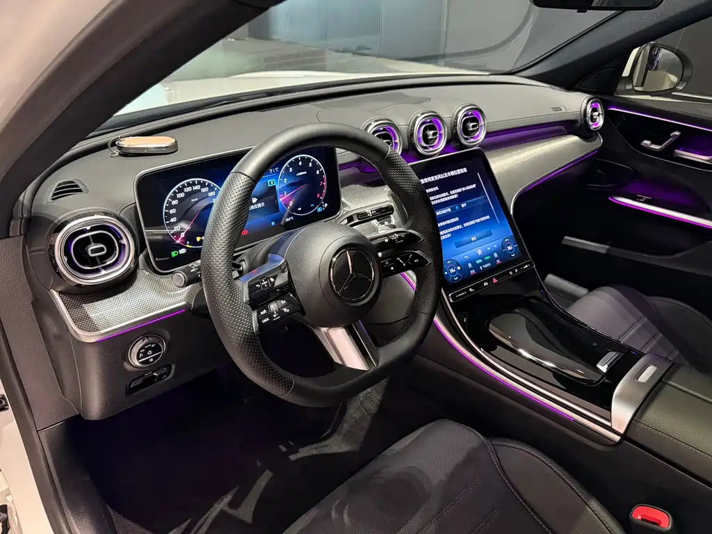 Mercedes-Benz C-Class 2023 — фото 7