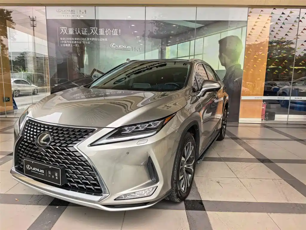 Lexus RX 2021 — фото 1