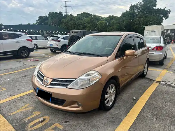 Nissan Tiida 2010