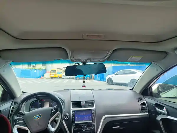 Geely Emgrand 2015