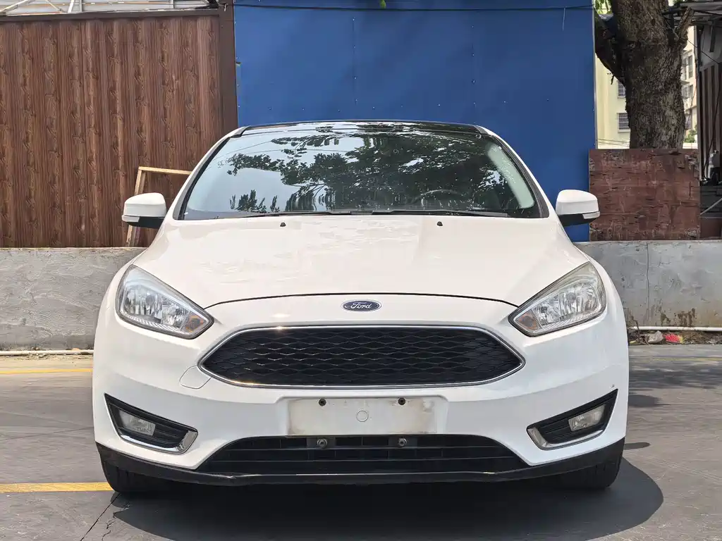 Ford Focus 2015 — фото 2
