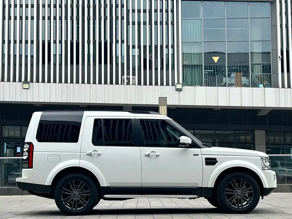 Land Rover Discovery 2016 — фото 4